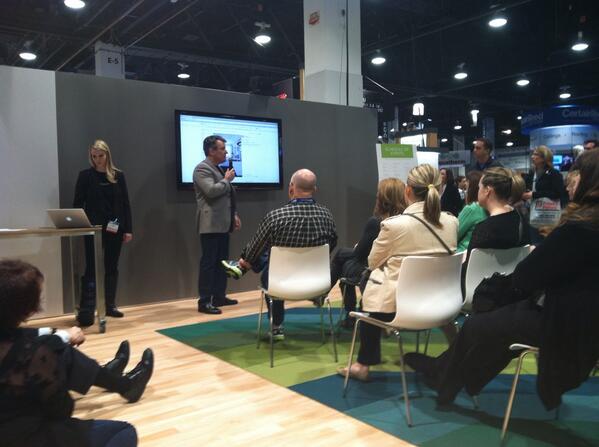 Native_Trails's tweet image. Presentation of @houzz by Jerry Kingkade at #IBS2014 - @Native_Trails is Best of Houzz 2014 for Design! #KBIS2014