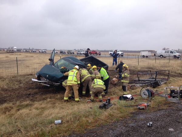 PedroQTV's tweet image. .@ActionNews_Now: A two car vehicle ax on Hwy 99 and South Avenue near #CorningCA