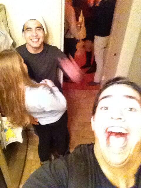 Papi_Chulo56's tweet image. #tbt my man @Jramz30 @leahbird52 also gets after it 😉! #THAAAAA #HandPlacement