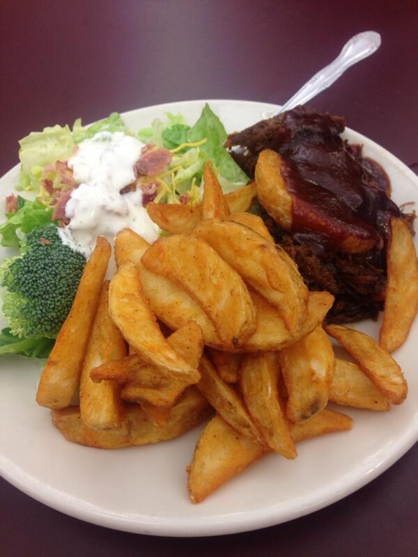chrislynn's tweet photo. Made it to the foodzoo. Lucky me #UMlockdown http://t.co/NXfVfexwmR