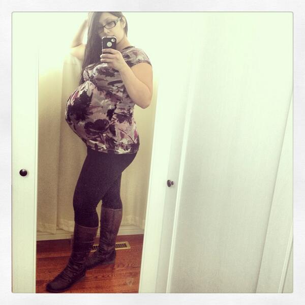 CoverBooCouture's tweet image. And the countdown is on...... CoverBoo Bebe Deux. #yegpreg