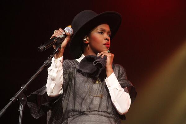 Scotty_Pippen's tweet photo. @MsLaurynHill's new album on the way & more photos of last night's #AmnestyConcert via @URBmag http://t.co/7rVDSaStfW http://t.co/2jLeiJaRWI