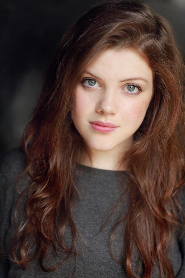 Laocia's tweet photo. Lucy de Narnia... Tellement jolie. ♥ http://t.co/mIqhfZgr1L