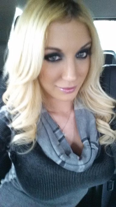 Photo: feelin pretty looking fly http://t.co/5BeLH8uOku