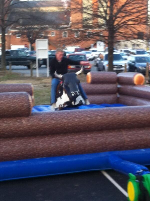 PSK_UMD's tweet image. Rush chair Pat. #firstoneup #firstonedown