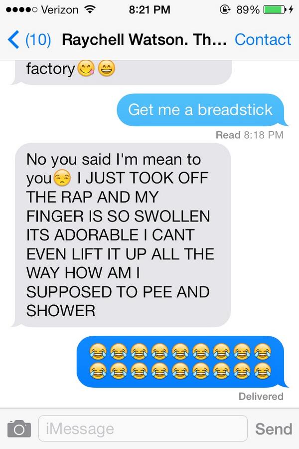 Whitney_Ogden15's tweet image. #PrayForRachel she has injured her poor little finger 😥