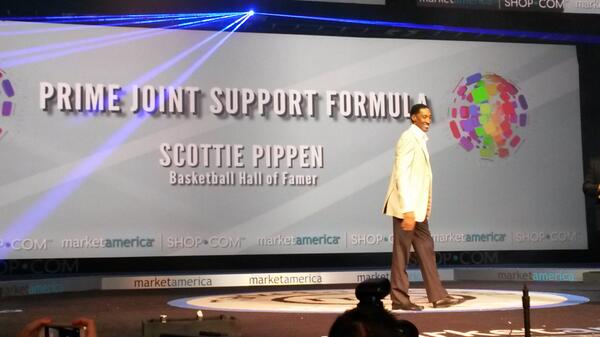 askcorey's tweet photo. @ScottiePippen talked about how he loves his @Isotonix Prime Joint Support Formula at #MAWC2014 http://t.co/jg8jQHOWHm