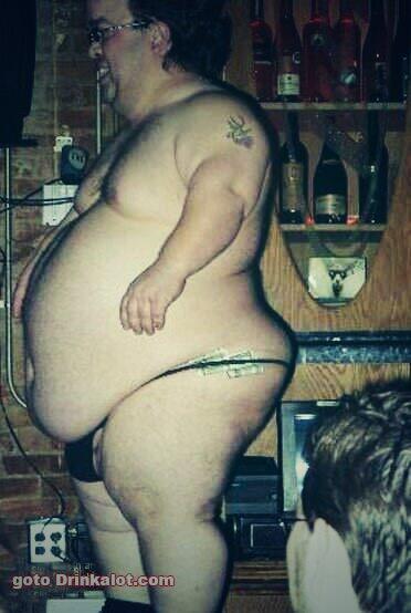 Breaking news just found a picutre to @PFHockey09 off season job