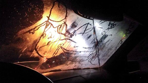 rapebait's tweet photo. @MileyCyrus @joneskile the real artists in town http://t.co/e33lHSzRSu