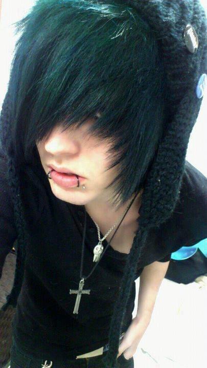 Tinted my hair with a teal-ish color today ~ Jamie