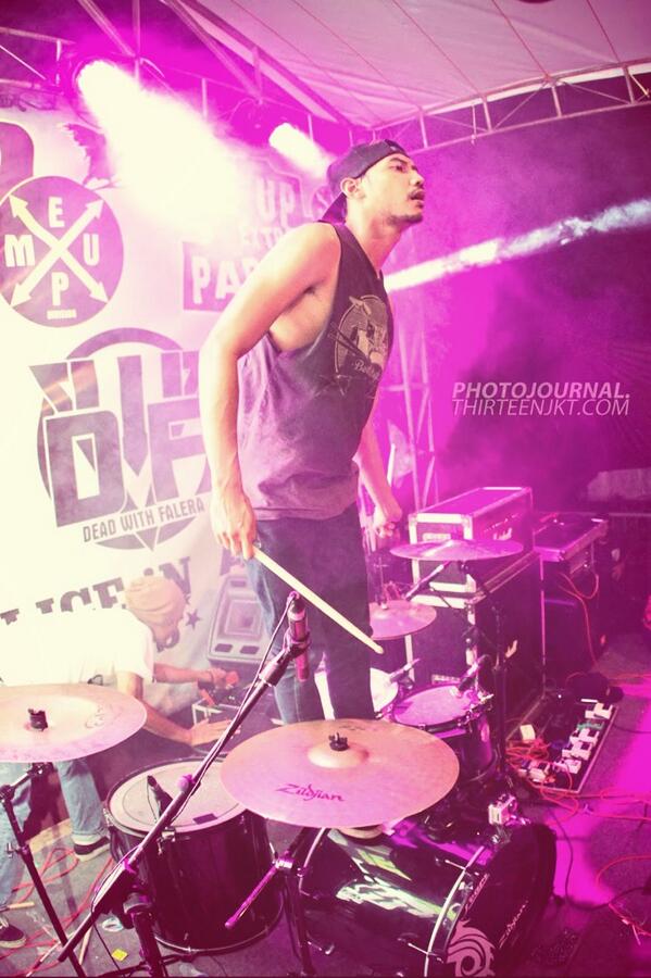 Raditnyana Akbar (Thirteen an Revara) wearing ME'UP dvsn Purwokertoooooossss!!!!!!