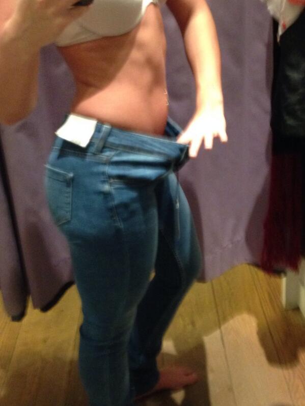 beccasimp's tweet image. Feeling a bit disproportionate #jeanproblems #legday #buildingabooty