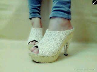 Hels barukat putih cream tinggi 9cm size 39 harga 130rb aja. Minat?? Yuk borong ;)
