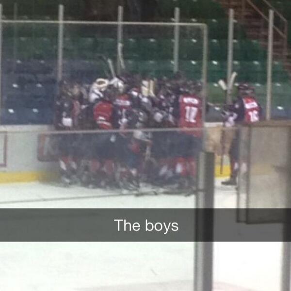 Hinsy19's tweet photo. Shoutout to @OfficialLiamC for scoring the o.t. dinger #greatguy #hugebush http://t.co/V3uLFk2X7s