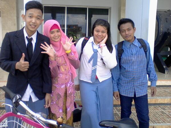 lili_chic's tweet photo. hbs praktek @LiliiZaid @Lisma_kellby http://t.co/5GGZo8Boop