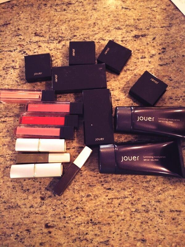 are u kidding?! Thanku! <a href="/JouerCosmetics/">Jouer Cosmetics</a> @jamiemakeup 4 my favorite makeup ever! The adorable packaging doesn't hurt!