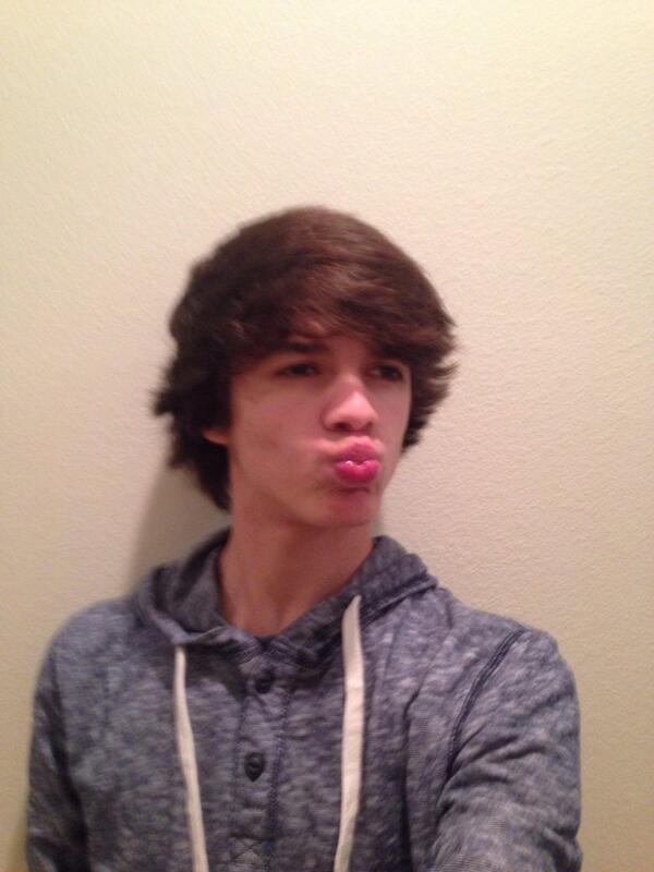 BrentRivera tweet picture