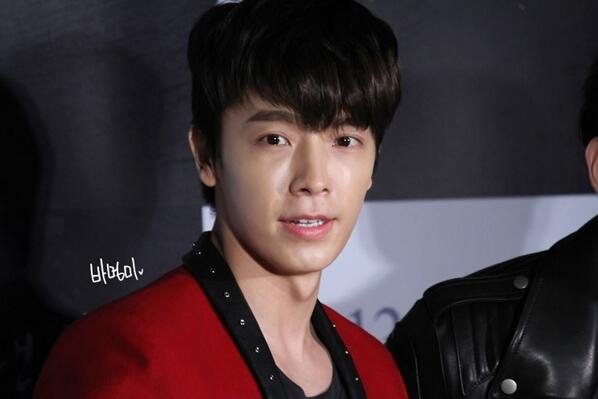 asahi_dee's tweet photo. 140205 Donghae at ‘A Man Who God Sent’ Movie VIP [바멍미] [1] http://t.co/1S6CxBSI4i