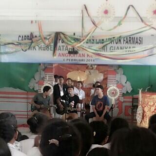 Ini nih band yg td ngibur SMK Sanjiwani dan sukses meriahin ultah SANJIWANI :D thx {} <a href="/KissAsKick_BALI/">Kiss As Kick</a>