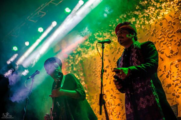 WeThePhotoHut's tweet photo. Covering a wedding is more fun when you have brilliant coke studio artists performing live @rajasthanroots #bangalore http://t.co/vxRz91qbeO