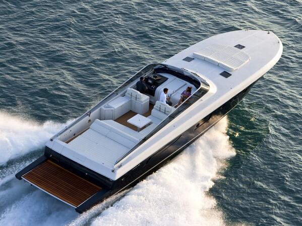 theNavisor's tweet image. Ferretti Itama62 immersive 360 video bit.ly/1d1Isvh