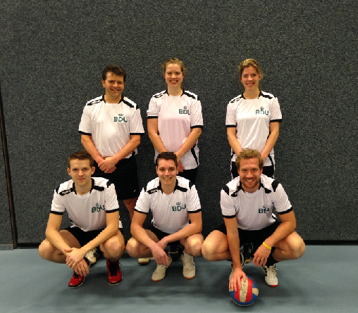 mathijskroes's tweet photo. #BDUmedia bedrijfsvolleybaltoernooi afgelopen woensdag van start gegaan. Nog geen punten, maar wel een hoop lol! http://t.co/vEgsWkYKaK