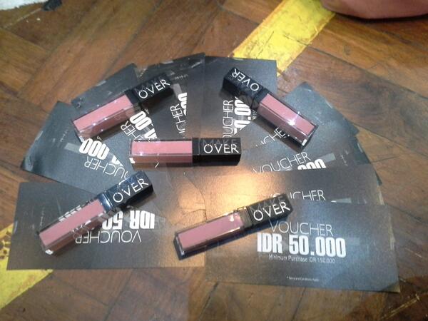 CES_2014's tweet photo. selesai sudah ces 2014! buat yg ga dateng, sayang bgt, @makeoverid bagi bagi lipgloss dan voucher sebesar Rp 50K!! http://t.co/fCppdbeEg1