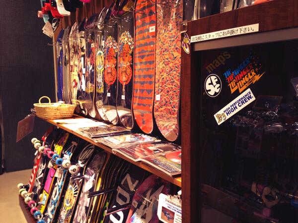 D3HIGHCREW's tweet photo. Purple sport shop http://t.co/2qBgH3XZ9H