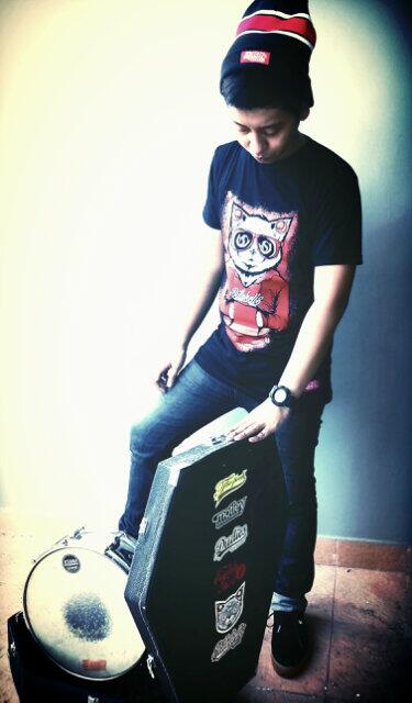 THEPOOHPOPPUNK's tweet photo. @ican_kusuma wearing beanie &amp; t-shirt from @Billyhells_id. Thank you for support \m/. Cc : @momink_artthur http://t.co/TT4ZWbBoSo