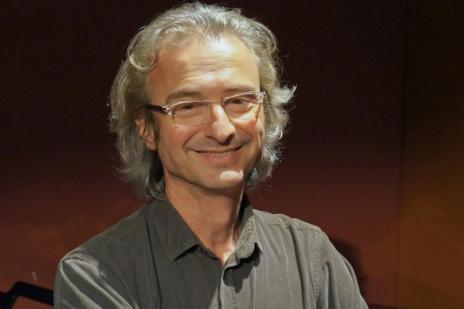 gzhdigital's tweet photo. Morre o ator e músico Nico Nicolaiewsky, do espetáculo Tangos e Tragédias: http://t.co/COYY4Y0zSW http://t.co/a7PP4hzedP