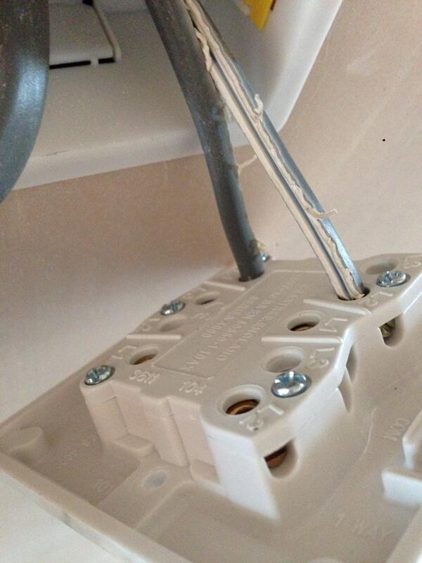 DJA_Electrical's tweet photo. @PrysmianGroup having to install cables like this is embarrassing, Outer sheath is impossible to strip #fuming http://t.co/liF4OaBowb