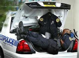 greatspoke's tweet photo. Check out 10 of the worst police fails ever. http://t.co/iOknBmoSZ8 http://t.co/PPvBtUnJ2u