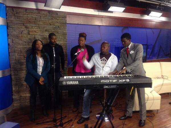 JanetParker86's tweet image. Right now on #wachgdc: @Heanon and #InnerCourts gracing our studios with some praise &amp;amp; worship @FraendyNewsman