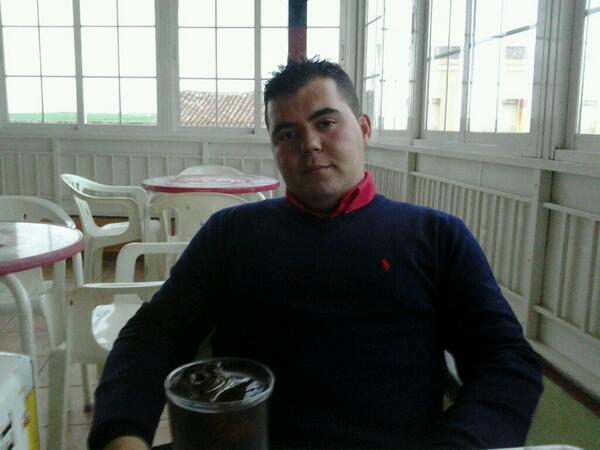 manuelmorillo17's tweet photo. echando el primero jajaja http://t.co/36kgLz1Icc