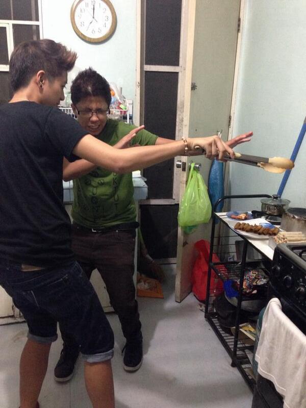 TheKDMCP's tweet image. ANG PAGLULUTO, BOW! Kuya @khenlizardo @MADrigaaaal :) #Kulit #LaughTrip #CookingSession #TakotSaMantika