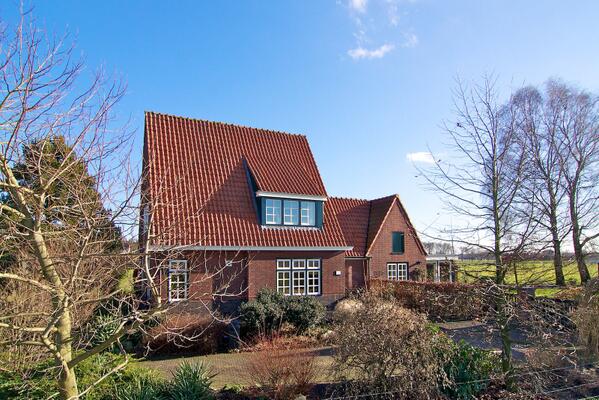 Hofrijck's tweet photo. Nieuw in de verkoop. Buurserstraat 152 te Haaksbergen. Subliem gelegen jaren dertig landhuis met bijgebouw in stijl. http://t.co/BrnGw8ojFF