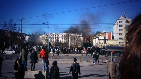DTReuf's tweet photo. #sarajevo #protesti #riot http://t.co/ZmvlO4hp0x