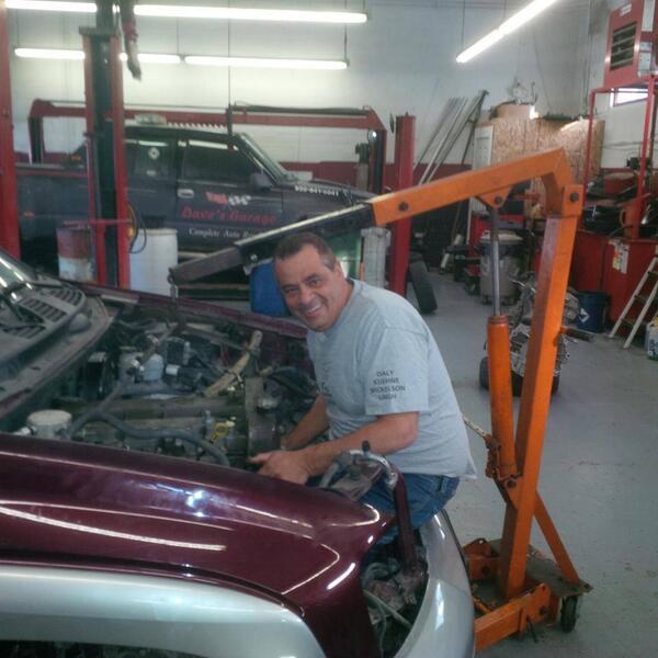 Daves_Garage's tweet photo. Dave Lankar owner of #DaveGarage hard at work! #automotive #engine http://t.co/yYLiuSTU66