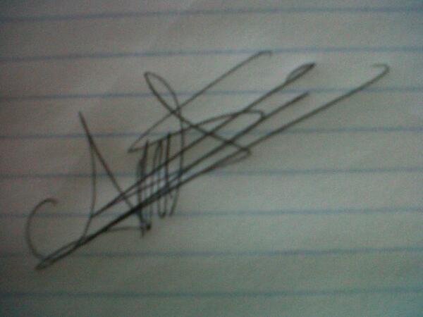 MkAraceli's tweet photo. @Grafocafe me puedes decir q significa mi firma? http://t.co/5n6U9yvtrT