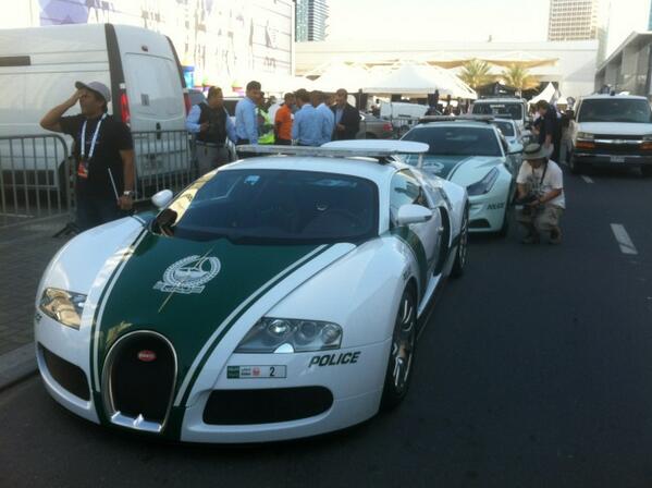 carltonkirby's tweet photo. There are many fast cars in Dubai... The Cops keep up! http://t.co/wIkZv9xROc