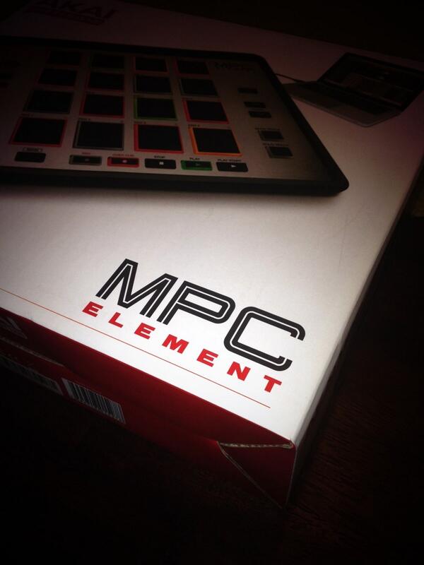 ButtonBashersZA's tweet image. Who's ready for tonight? We've got the prize but tonight we'll see who leaves with it! @AkaiSouthAfrica @2bop