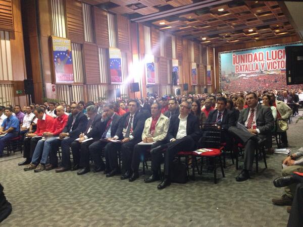 RRamirezVE's tweet photo. Estamos trabajando en la construcción del Nuevo Orden Económico de la mano de las Empresas Públicas http://t.co/2rP0CI6TVU