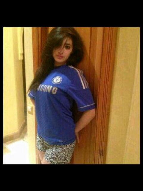 AmmerMujeeb's tweet photo. "@azozz2014_14: اختي القحبه الي يبيها يسوي روتيت + اريد اشوف تعليقاتكم على الصوره http://t.co/q83OcddiaH"انا باريحك ترى بالحس كسك