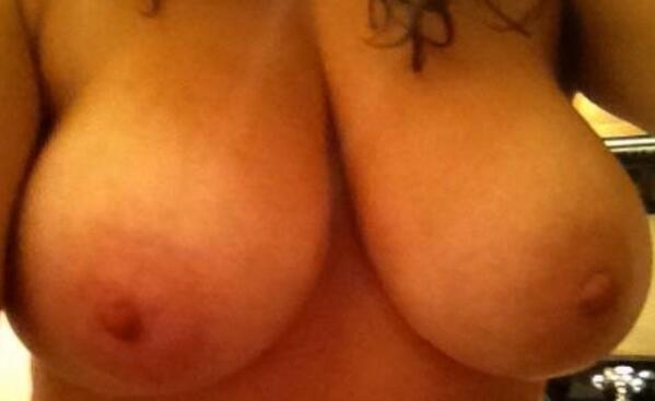 BoobsRadio's tweet photo. Staring contest? Challenge accepted! http://t.co/Dy5k391eMI