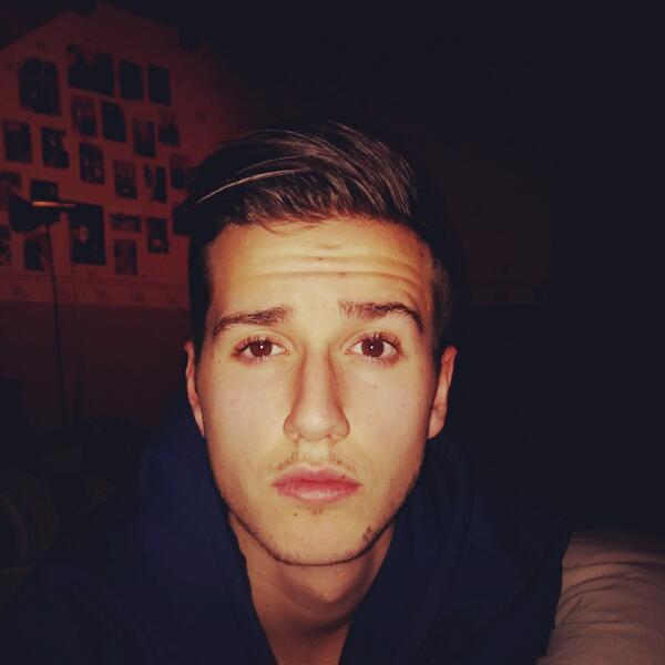 AsapMann's tweet photo. Tu sais quand le jeu commence mais tu ne sais pas quand il s'arrête ! http://t.co/hWxyo5Fxsy