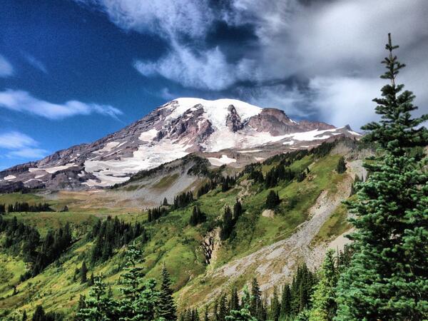JourneyInFocus's tweet image. As a solo #advenutrer #traveler I spend a lot of time in #solidude on the trail. Here it was on #MtRainier.#FriFotos