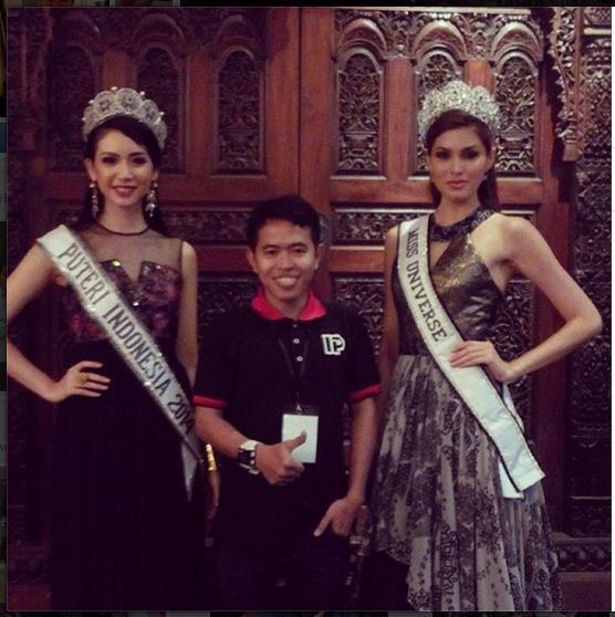 misshabiaunavez's tweet photo. Irwansyah Syah junto a Gabriela Isler @MissUniverse 2013 y @ElviraForPI2014 Elvira Devinamira Puteri Indonesia 2014 http://t.co/6xu2Ck0O2X