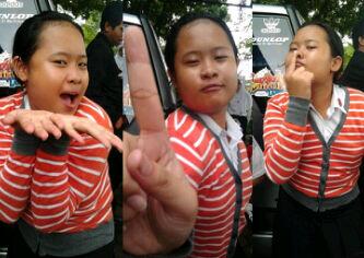 8Effectually's tweet photo. Happy birthday buat ibu seksi kebersihan kelas kita,makin sukses di kelas delapannyaya,makin heboh lagi hehe @nf_dea http://t.co/iJ8dYc1PAe