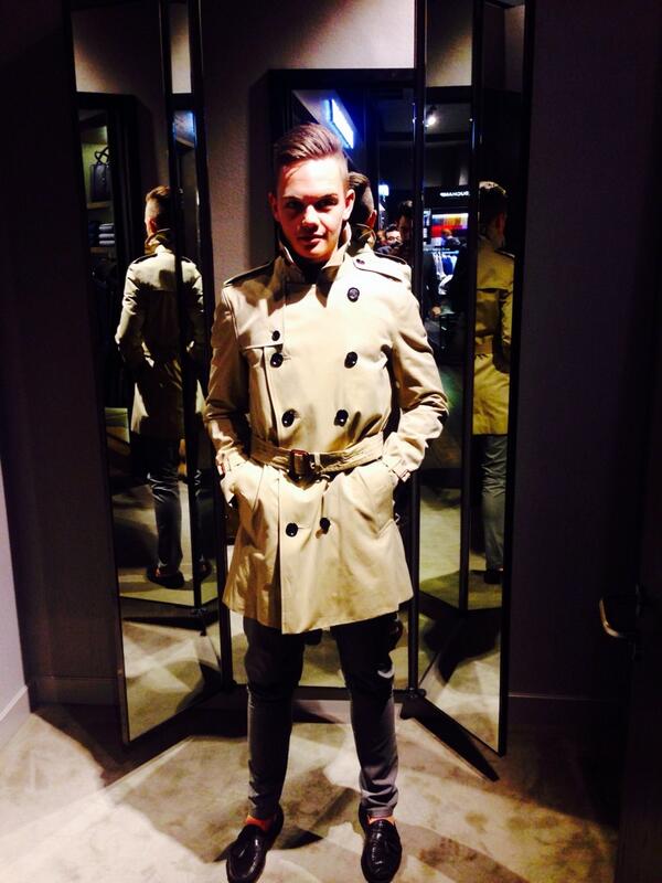 callum_berry96's tweet image. Loved rocking the Burberry trench coat tonight! #needneedneed
