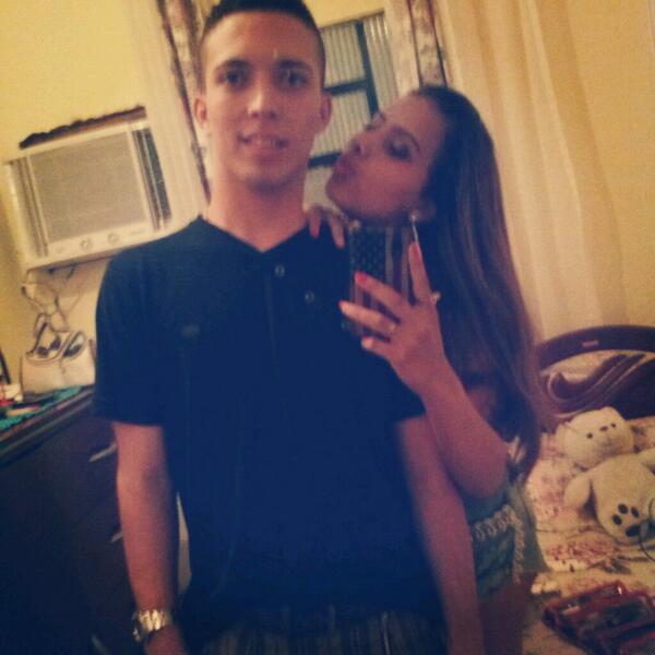 coolAdrianeB's tweet photo. Saudadees do meu mô, espero q chegue logo amanha pra mim te ver de novo #amor #love #saudades http://t.co/mNn7j8rYDo